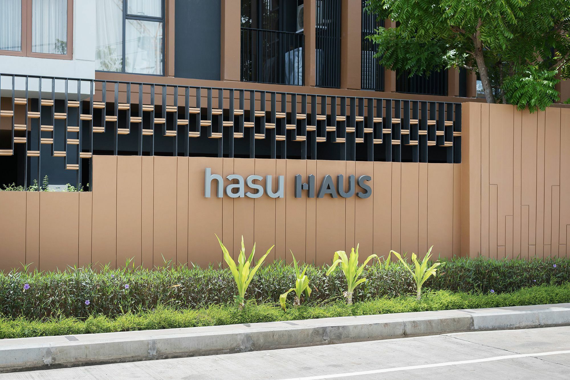 Hasu Haus By Favstay Bangkok Exterior photo